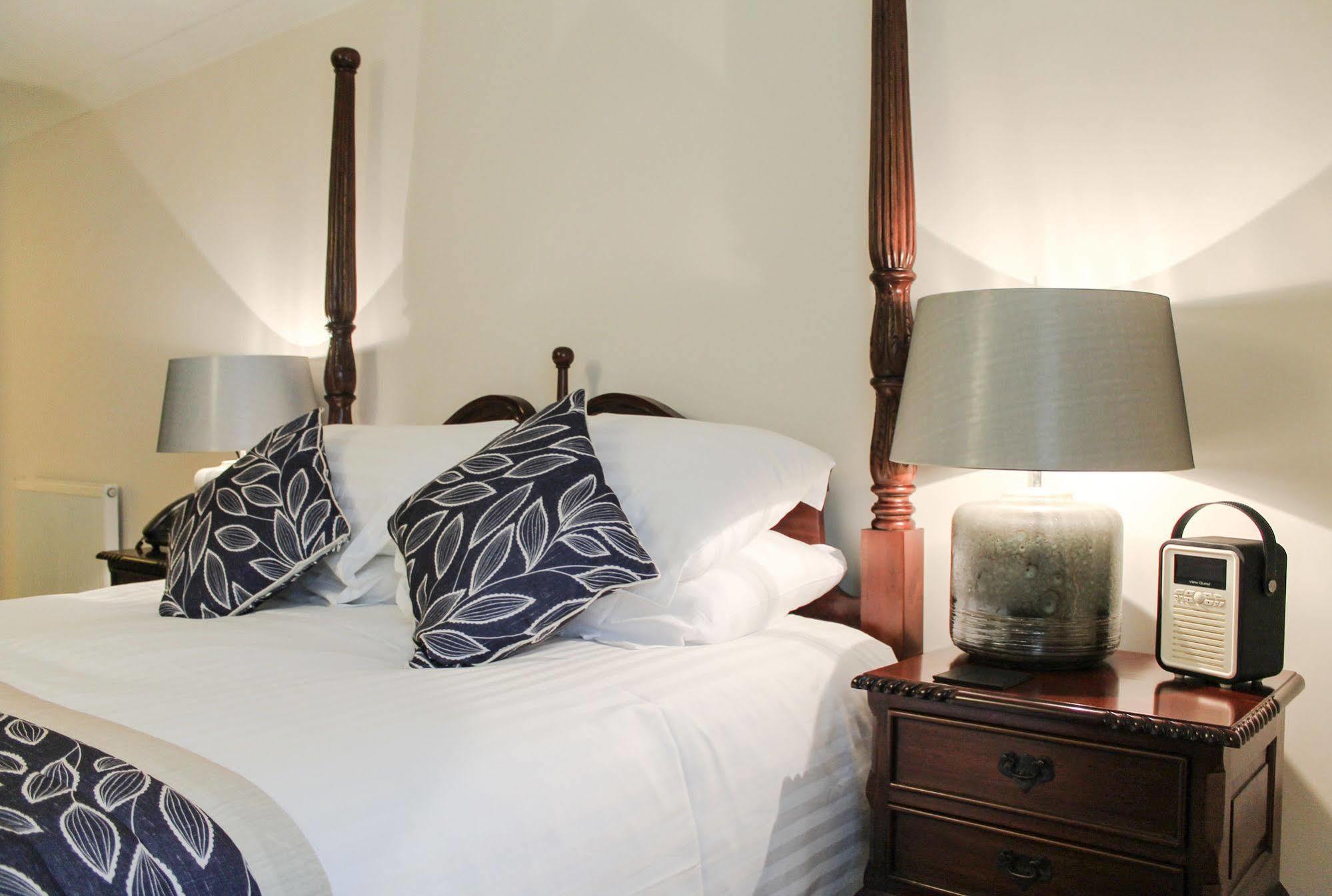 The Bishops Table Hotel Farnham  Esterno foto