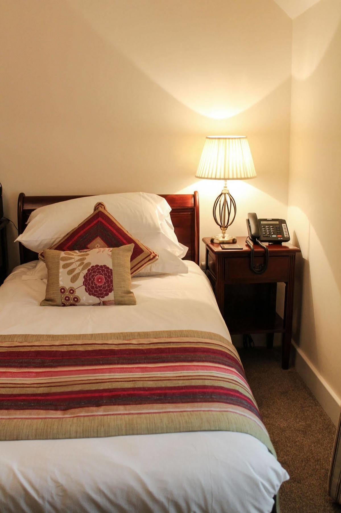 The Bishops Table Hotel Farnham  Esterno foto