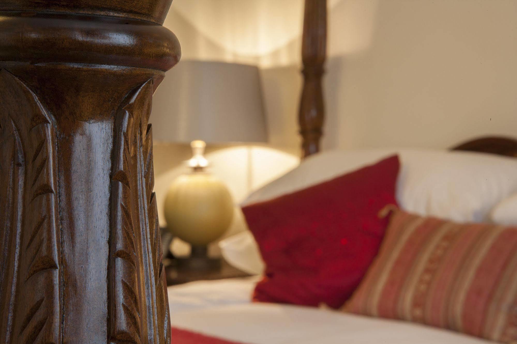 The Bishops Table Hotel Farnham  Esterno foto