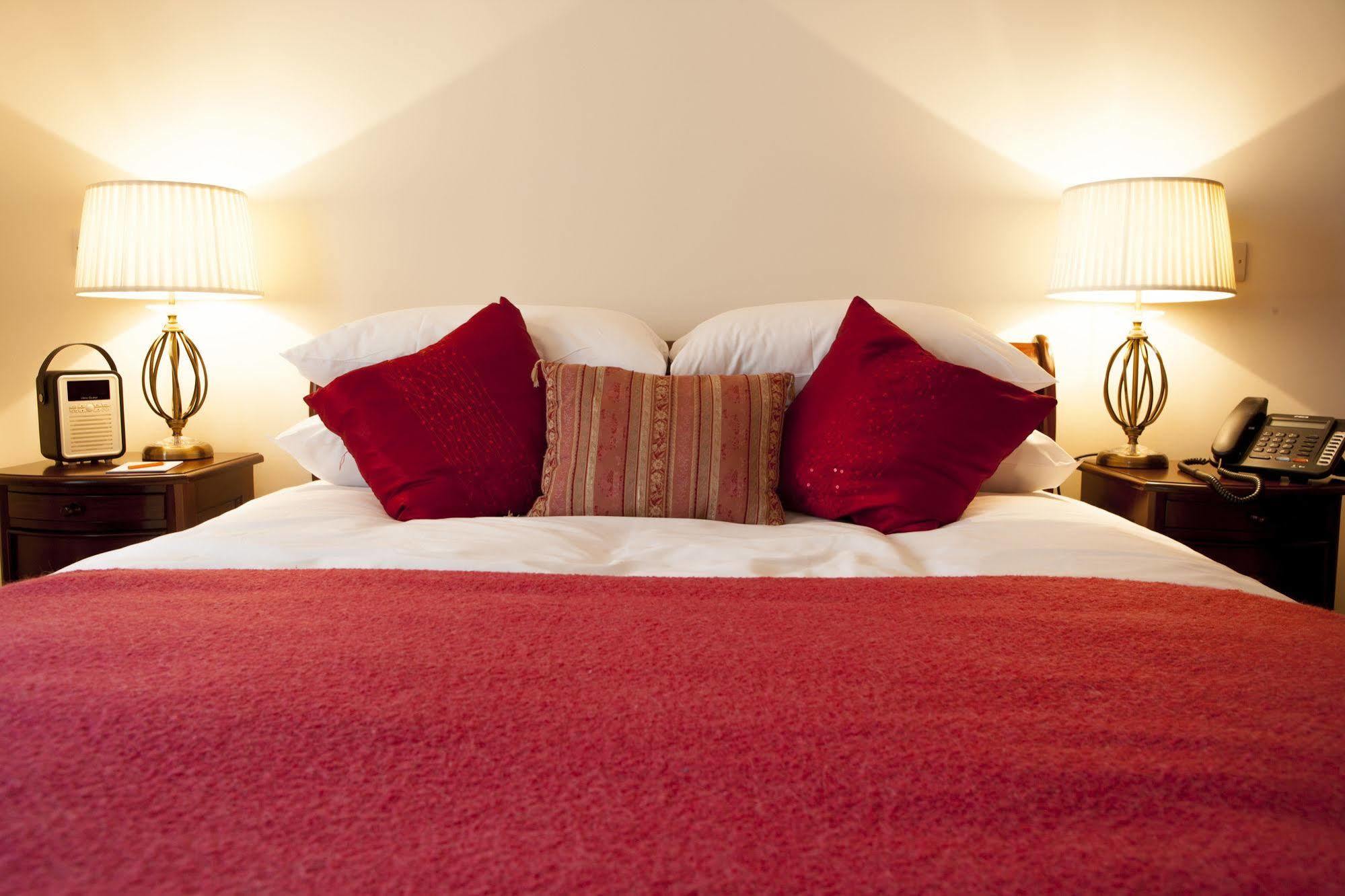 The Bishops Table Hotel Farnham  Esterno foto
