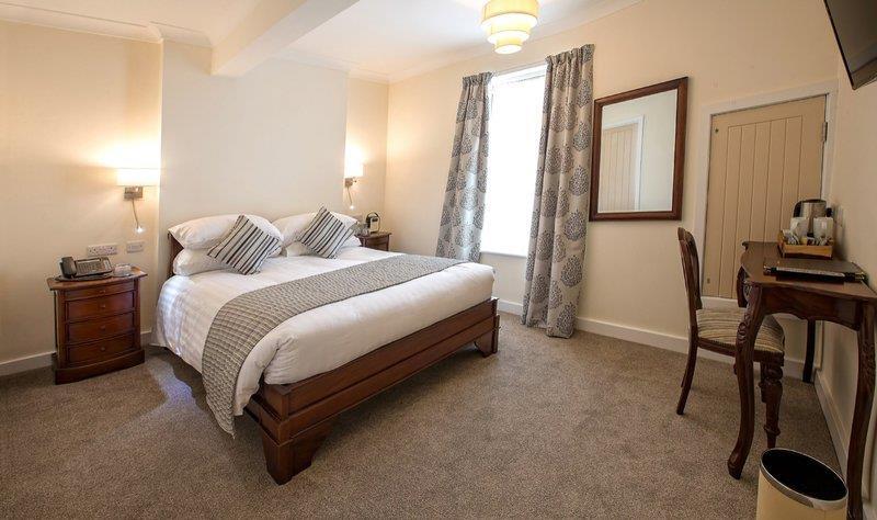 The Bishops Table Hotel Farnham  Esterno foto
